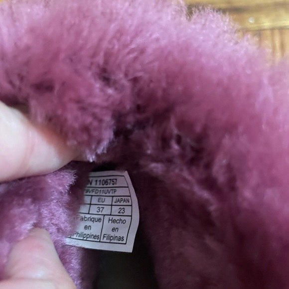 Authentic UGG classic mini fluff - Picture 6 of 10